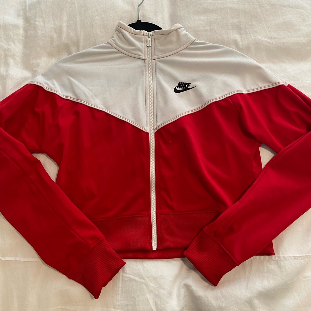 NIKE WOMENS CROPPED ZIP UP